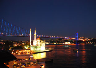 Thousands flock to culture events in Istanbul throughout the year